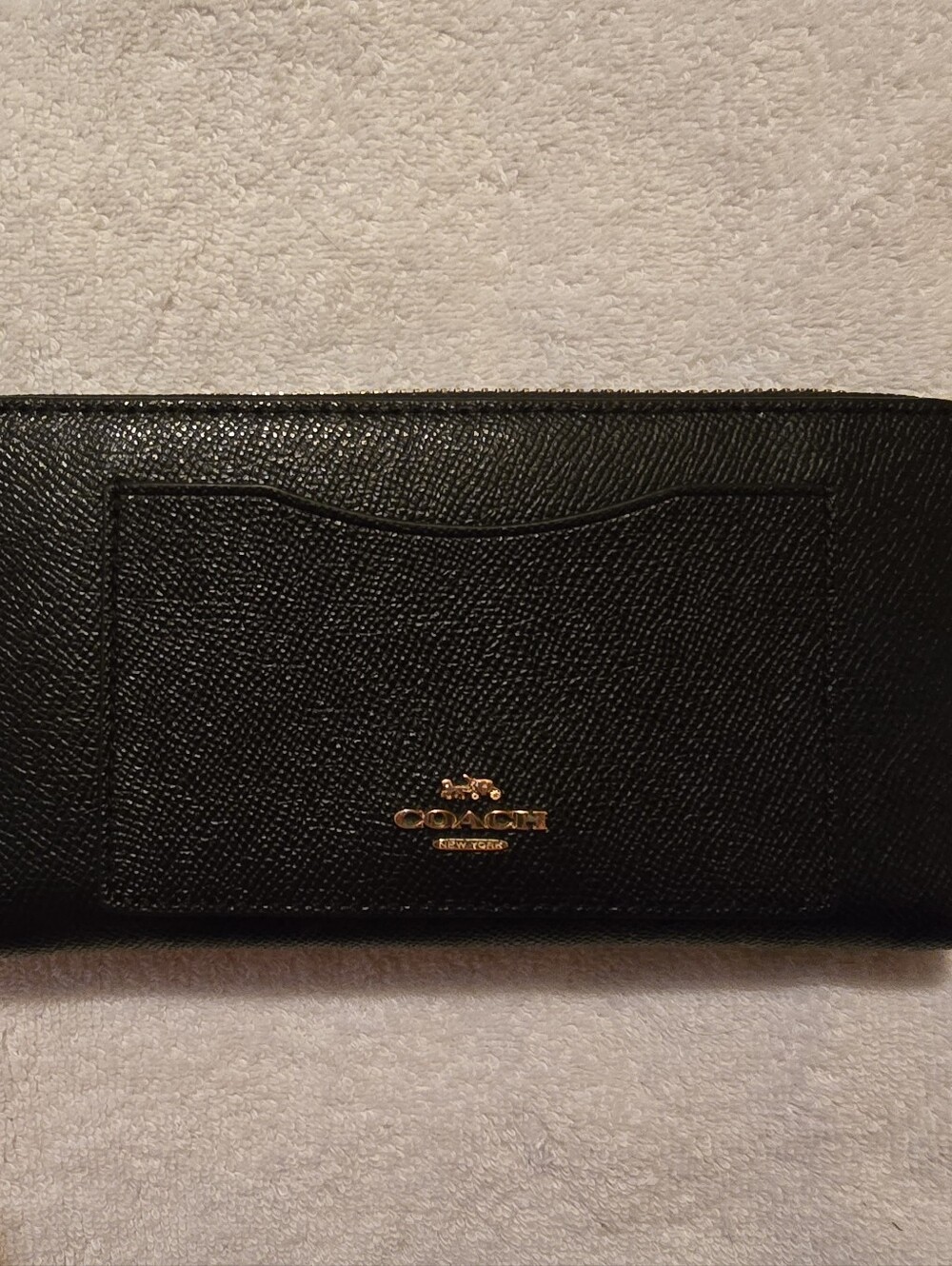 Coach Accordion Zip Wallet in Black Crossgrain Leather – Great Condition